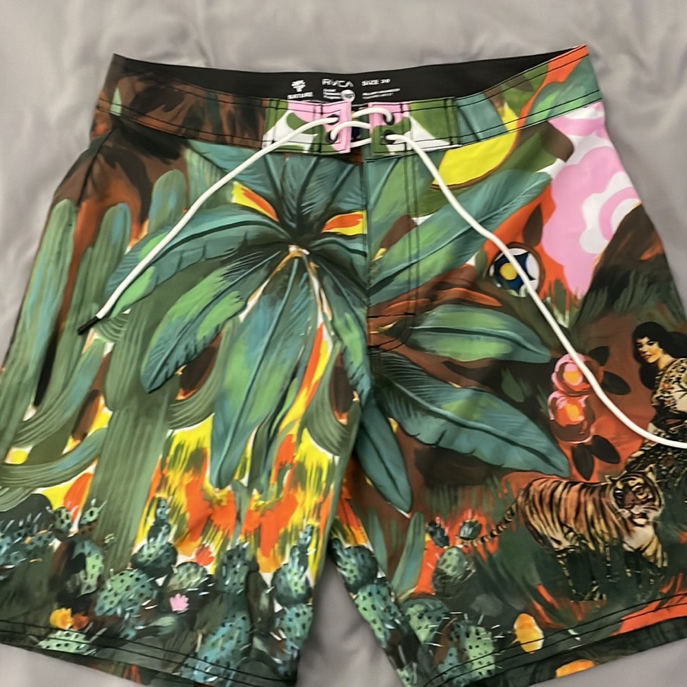 RVCA - Picture 2 of 4
